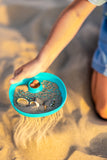 Quut BUCKI - Beach Bucket and Sieve - Blue