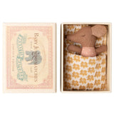 Maileg - Sleepy-Wakey Baby Mouse In Matchbox- Rose 2025