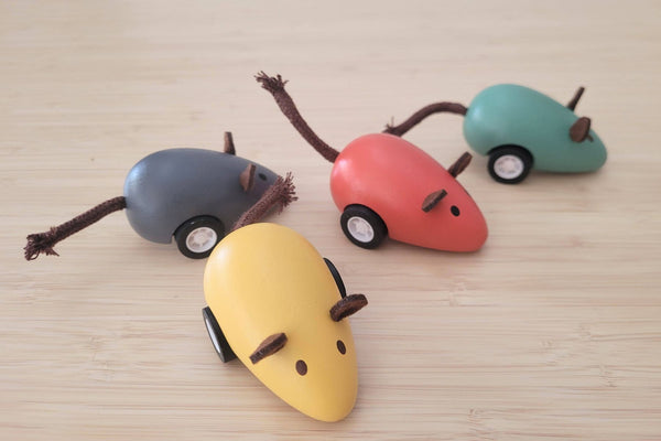 Wooden Pull Back Mouse